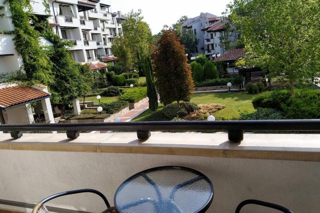Apartment In The Picturesque Oasis Resort & Spa Lozenets Exterior photo