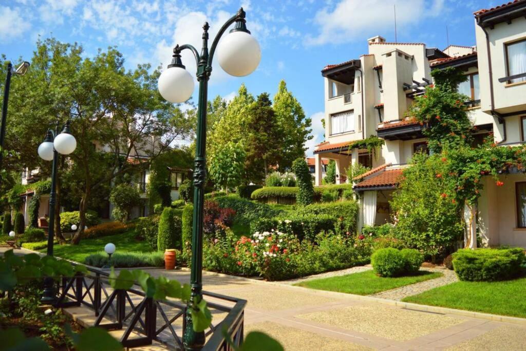 Apartment In The Picturesque Oasis Resort & Spa Lozenets Exterior photo